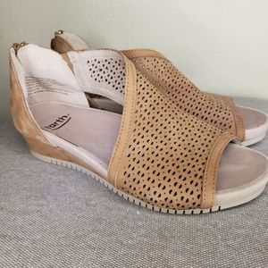 Earth  Ficus Capricorn Sandal Sand Brown